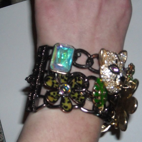 Betsey Johnson Asian Jungle Statement Bracelet -Charms consist of Asian … - Picture 5 of 11